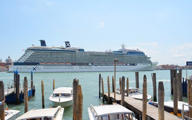 Equinox von Celebrity Cruises