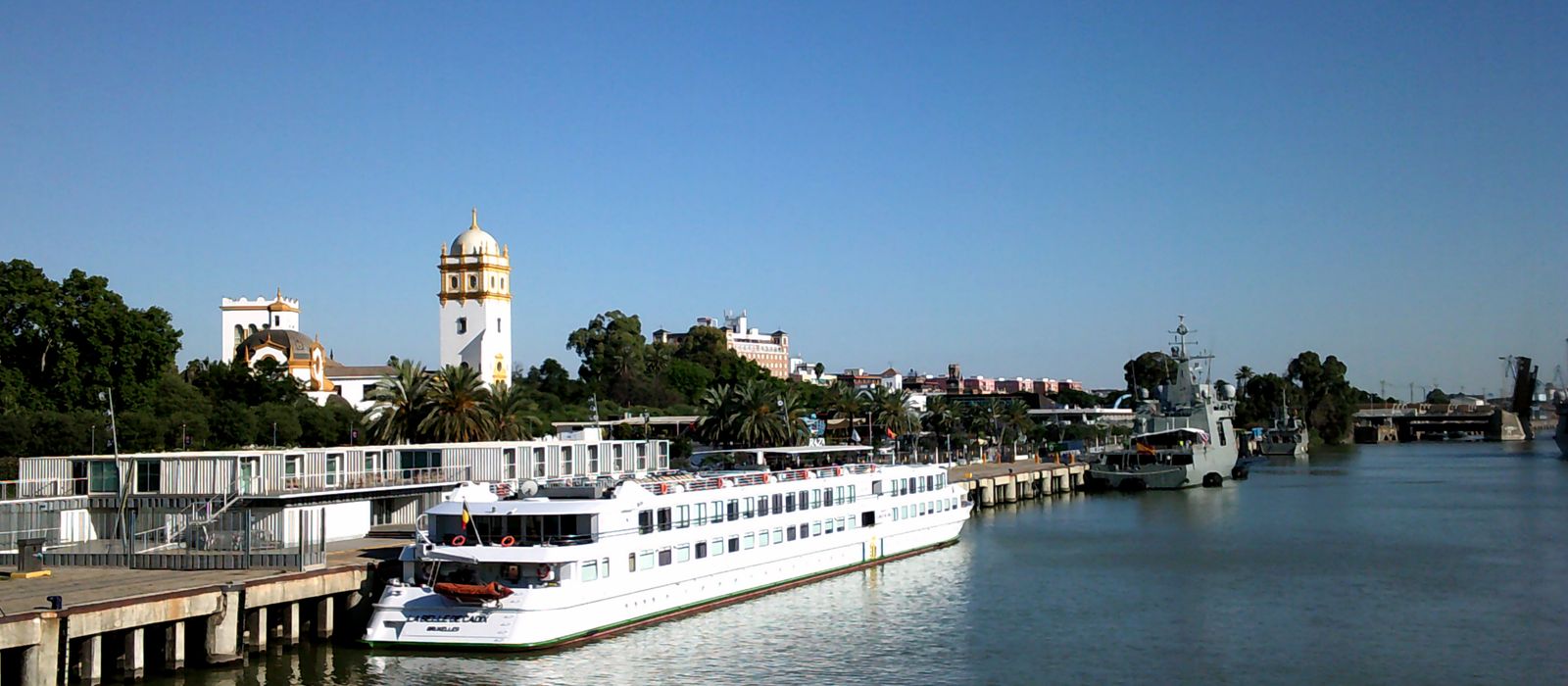 LA BELLE DE CADIX von Nicko Cruises