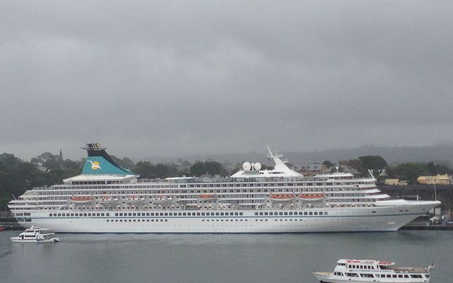MS Artania von Phoenix