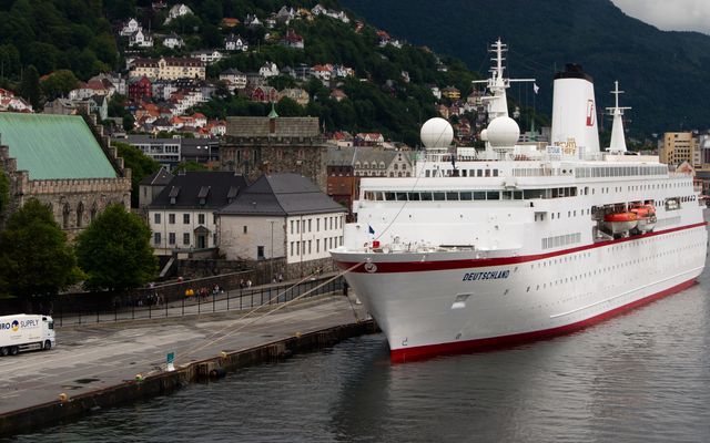 MS Deutschland von Phoenix