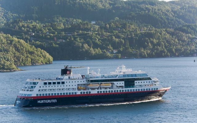 MS Midnatsol von Hurtigruten