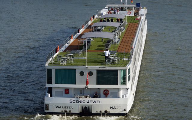 Scenic Jewel von Scenic Luxury Cruises & Tours